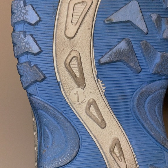 Cozy winter boots, blue, white faux fur lined, girl size 1 - Picture 4 of 5